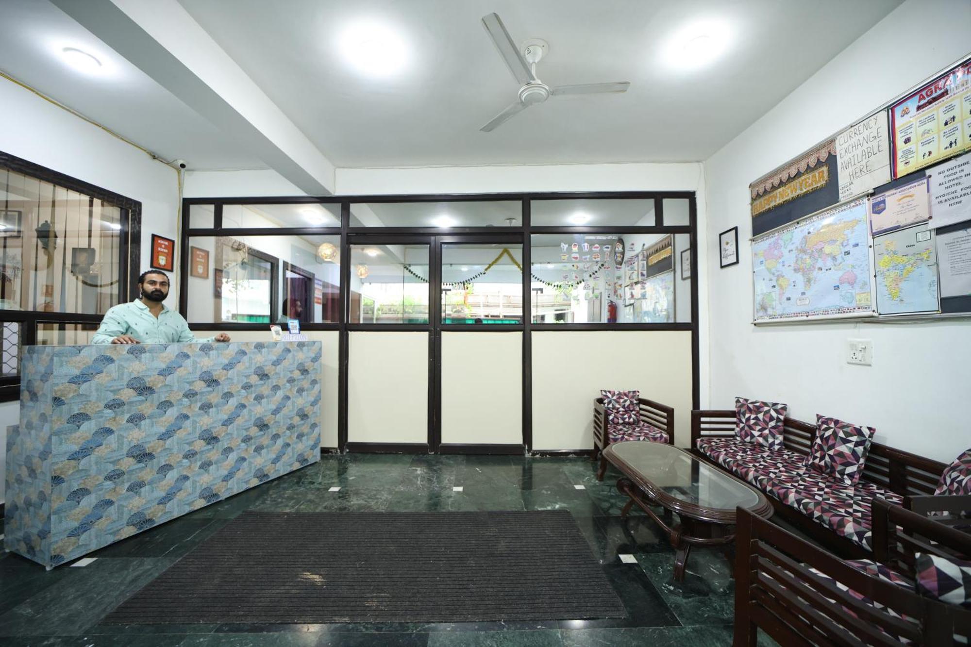 Taj Niwas Guest house 3*