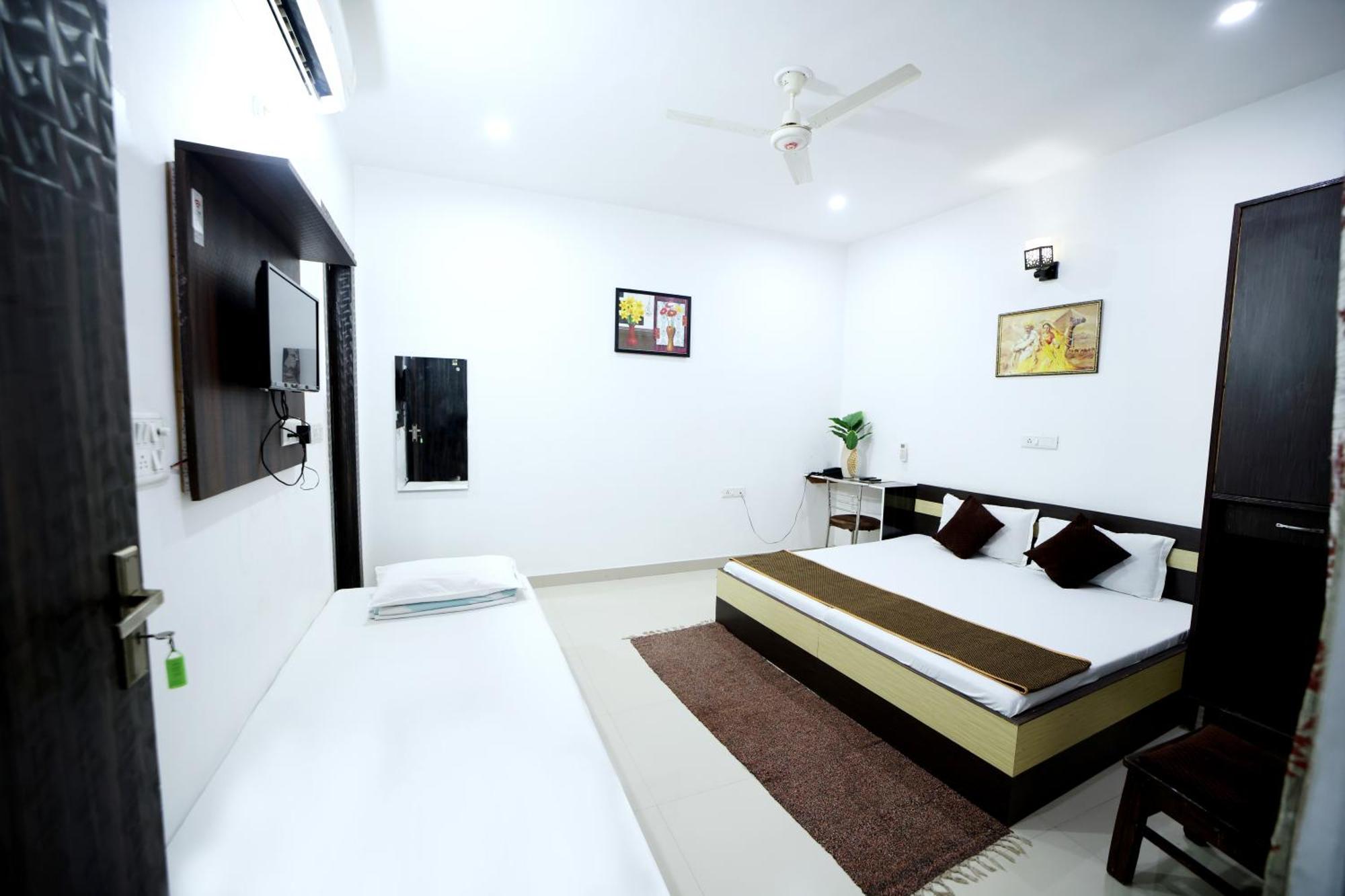 Taj Niwas Guest house